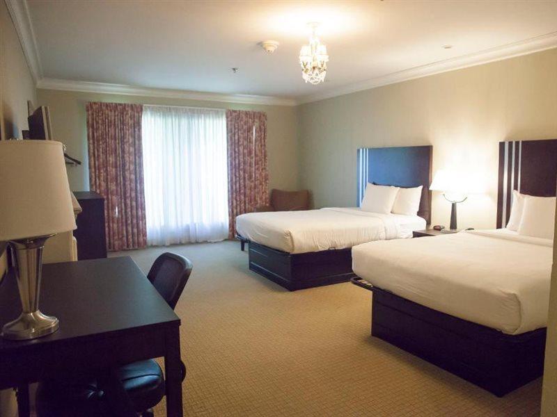 Niagara Crossing Hotel And Spa Люистън Екстериор снимка