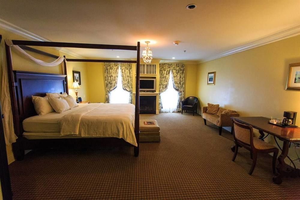Niagara Crossing Hotel And Spa Люистън Екстериор снимка