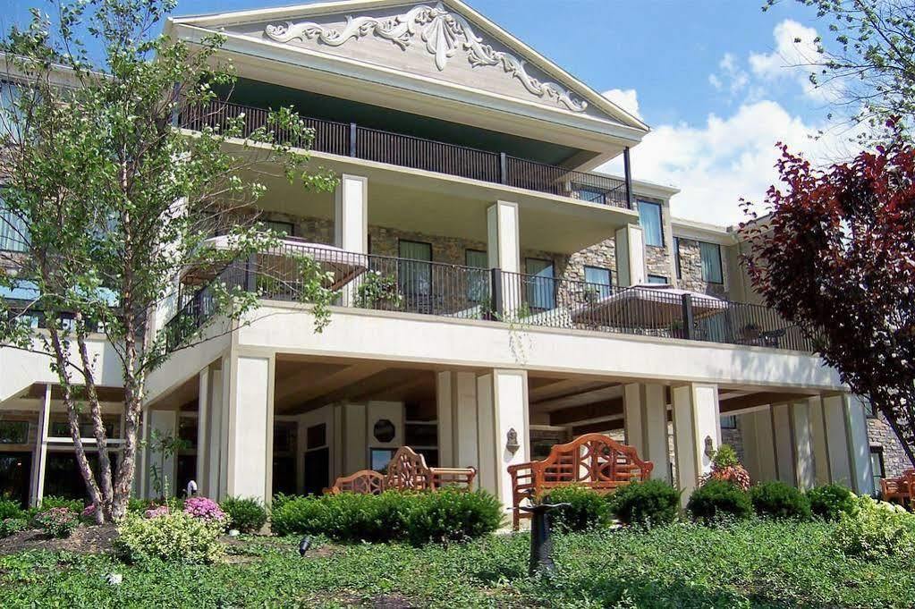 Niagara Crossing Hotel And Spa Люистън Екстериор снимка